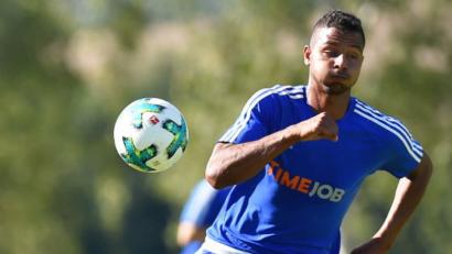 Bild: A. Schwarzmeier
Michael Wells trägt ab sofort wieder das Trikot der SpVgg Schirmitz.