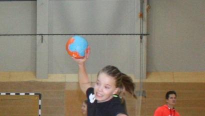 Bild: lg
Die Zusammenarbeit zwischen dem Ortenburg-Gymnasium (OGO) und dem Handballverein Oberviechtach bietet zahlreiche innovative Aktivitäten im Breitensport. Lotto Bayern und der Bayerische Landessportverband (BLSV) würdigen diese Erfolge mit einer Geldspende von 4000 Euro.