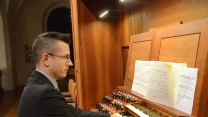 Bild: Kunz
Florian Lorenz an der Max-Reger-Orgel.