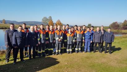 Bild: gi
Sechzehn Feuerwehrleute aus Tröbes bestehen Leistungsprüfungen von Stufe I Bronze bis Stufe VI Gold-rot.