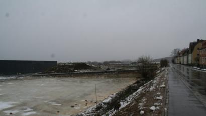 Bild: fpoz
Unmittelbar an der Dr.-Zimmer-Straße (rechts im Bild) entsteht auf dem ehemaligen Rosenthal-Areal Platz für einen Neubau der Firma Scherdel.