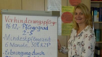 Bild: Portner
Pflegedienstleiterin Christiane Böhm informiert Familien über wichtige gesetzliche Regelungen bei der häuslichen Pflege.
