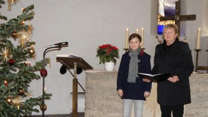 Bild: weu
Der elfjährige Luis Meier aus der katholischen Pfarrgemeinde St. Konrad Weiden gestaltete gemeinsam mit Lektorin Eva Kluge einen Epiphanias-Gottesdienst in der Auferstehungskirche.