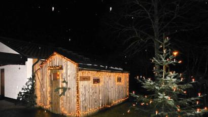 Bild: hai
Die Weichen für die neue Nairitzer Glühweinhütte sind gestellt. Der Bauantrag ist eingereicht. Bürgermeister Manfred Porsch sagt zu, dass der Anbau 2019 realisiert und offiziell eingeweiht wird.
