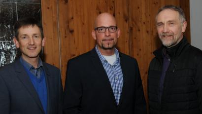 Bild: gf
FW-Kreisvorsitzender Albert Geitner, Bürgermeisterkandidat Michael Reimelt und der Poppenrichter FW-Ortsverbandsvorsitzende Bertram Gebhard (von links).