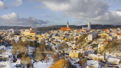 Bild: Thilo Hierstetter
Altstadtbereiche wie der von Sulzbach-Rosenberg stellen Stadtbaumeister vor immer neue Herausforderungen. In der Arbeitsgemeinschaft der Fränkischen Stadtbaumeister und Bauamtsleiter rücken solche Aufgaben verstärkt in den Fokus.