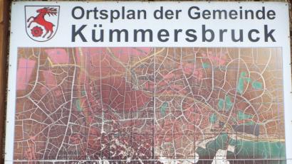Bild: e
Auf dieser maroden Informationstafel in Lengenfeld ist nichts mehr zu erkennen.