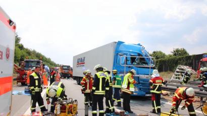 Archivbild: Dobler
Die Pfreimder Stützpunktfeuerwehr war bei zahlreichen Einsätzen - hier im Juli auf der A 93 - gefordert.