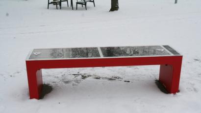 Bild: fpoz
So sieht die erste smarte Sitzbank Bayerns aus. Sie steht seit Ende Oktober in Waldershof.