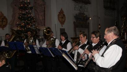 Bild: ads
Die Ensdorfer Bläser eröffneten mit majestätischen Klängen das Dreikönigssingen.