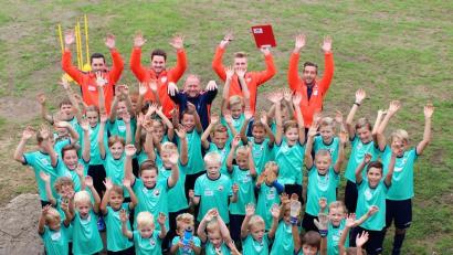 Bild: exb
Der SV Diendorf freut sich, dass die Hans-Dorfner-Schule bei ihnen gastiert.