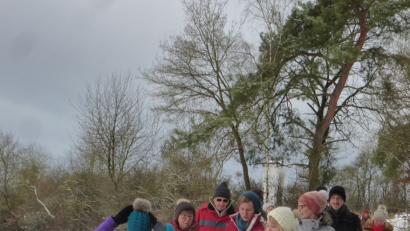 Bild: mad
Es ist schon einige Jahre her, dass die Teilnehmer beim Wandertag in Schwarzhofen durch eine winterliche Kulisse marschieren durften.
