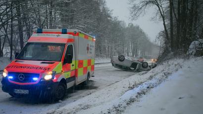 Bild: jma
Unfall auf schneeglatter Straße bei Neumarkt.
