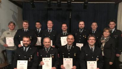 Bild: eig
Die Feuerwehr hat eine Reihe von Mitgliedern für langjährige Zugehörigkeit geehrt.