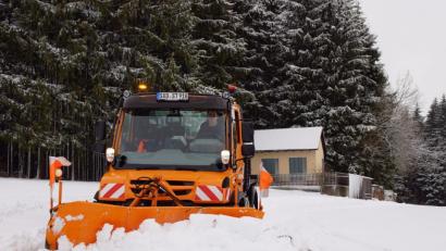 Bild: mmj
Im Winterdienst sind die Bauhofmitarbeiter der Stadt unterwegs.