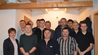 Bild: bej
Bürgermeisterin Sonja Meier gratulierte der neuen Führungsmannschaft der FFW Pondorf mit Martin Meindl an der Spitze (Erste und Zweiter von links).