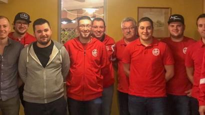 Bild: ard
Die neu gewählte Vorstandschaft des Bayern-Fanclubs Wernberg von links: Christof Ries, Manuel Jungwirth, Alex Luff, Tobias Schneider, Wolfgang Hammerl, Simon Luff, Josef Schönberger, Stefan Ries, Tobias Schönberger, Thomas Käsbauer und Thomas Geitner.