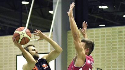 Bild: G. Büttner
Den Neustädter Basketballern werden einige Spieler gegen USC Leipzig fehlen. Auch der Einsatz von Tobias Merkl (links) ist fraglich.