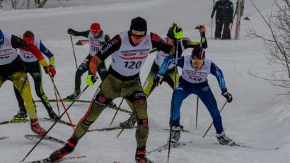 Bild: chl
Jonas Mendl (rechts außen) erreicht im Sprint das Halbfinale und wird am Ende Zwölfter von 40 Startern in seiner Altersklasse.