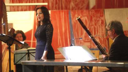 Bild: Hirsch
Unter dem Titel „Geboren ist uns ein Kindelein“ gaben Dagmar Spannbauer, Veronika Miller-Wabra und Roland Polzer ein Benefizkonzert