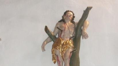 Bild: amö
Die Statue des heiligen Sebastian in der Winklarner Pfarrkirche. Zum Namenstag des Heiligen rückt sie in den Mittelpunkt der Verehrung durch die Gläubigen.