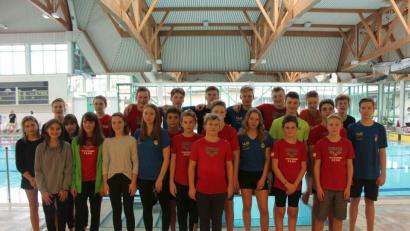 Bild: exb
Die harte Trainingsarbeit zahlt sich aus: Bei den Bezirksmeisterschaften holen die Schwimmer des SV Weiden zahlreiche Titel.