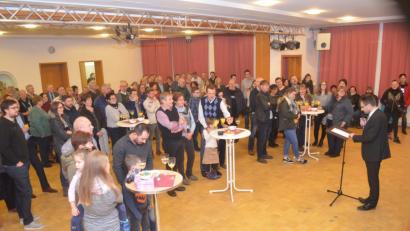 Bild: fz
Pfarrgemeinderatssprecher Karl Kiesl lässt das Kirchenjahr 2018 Revue passieren.