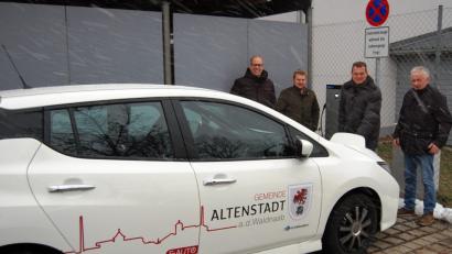 Bild: Schmola, Werner
Die Gemeinde hat für ihre Bediensteten ein E-Auto als Dienstwagen angeschafft.