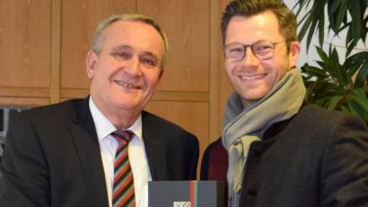 Bild: dko
FDP-Landtagsabgeordneter Christoph Skutella macht einen Antrittsbesuch bei Weidens Oberbürgermeister Kurt Seggewiß.