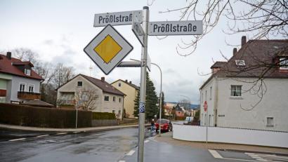 Bild: Gabi Schönberger
Rund 400 000 Euro kostet der Teilausbau der Prößlstraße.