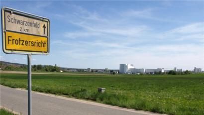 Bild: Dobler
Nach fünf Jahren stand am Mittwoch wieder einmal der Ausbau der Gemeindeverbindungsstraße von Schwarzenfeld nach Frotzersricht auf der Tagesordnung des Marktrats.