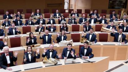 Bild: Tobias Epp
Das "Polizeiorchester Bayern" mit Leiter Johann Mösenbichler (vorne links) gastiert am 30. März in der Neunburger Schwarzachtalhalle. .