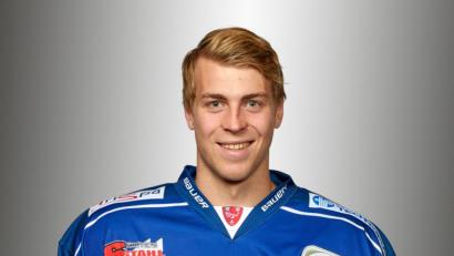 Bild: Fotoatelier am Hafen/Straubing
Maximilian Gläßl im Trikot des DEL-Teams Straubing Tigers. Mit einer Förderlizenz läuft er zudem auch für Deggendorf in der DEL 2 auf.