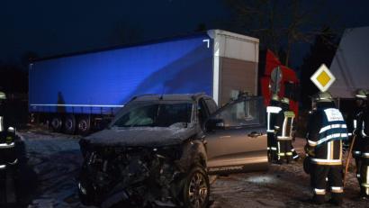 Bild: jr
Keine Chance hatte der Ford Ranger, der mit einem ins Rutschen gekommenen Lastwagen zusammenprallte.