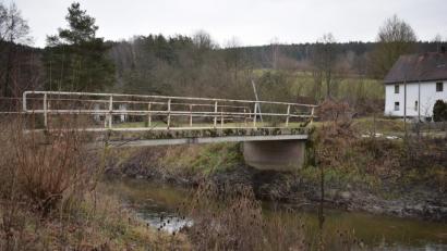 Bild: bnr
Die Murachtalbrücke bei Oberkonhof ist in die Jahre gekommen und entspricht nicht mehr den Anforderungen der Zeit. Ein Neubau ist unerlässlich.