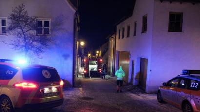 Bild: jma
Einsatzstelle am Hupferberg in Pressath: Eine Wohnung ist komplett verraucht.