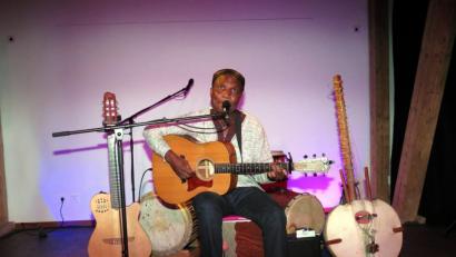 Bild: ubb
Adjiri Odametey begeisterte sein Publikum von der ersten Minute an.