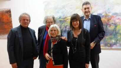 Bild: Susanne Wolke
Stephan Wurmer, Reiner R. Schmidt, Maria Seidenschwann, Ursula Bolck-Jopp und der erste Vorsitzende des Kunst- und Gewerbevereins Georg J. Haber (von links) bei der Eröffnung der Schau „Bildwelten“.