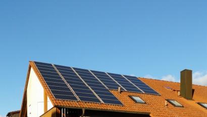 Bild: wwl
Mit einer PV-Anlage lässt sich gut Geld verdienen und gleichzeitig CO2 einsparen.