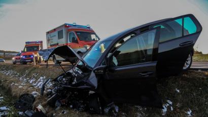 Bild: rw
Bei einem Frontalzusammenstoß bei Steinbühl verletzen sich zwei Personen.