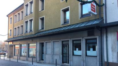 Bild: Gabi Schönberger
Im Februar soll es weitergehen: Hubert Schug plant, die Apotheke in der Hauptstraße Mitte des Jahres zu eröffnen.