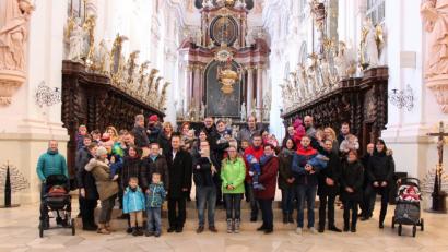 Bild: exb
Großartigen Zuspruch fand das Tauferinnerungsfest in der Basilika, das der Pfarrgemeinderats-Sachausschuss Ehe und Familie organisiert hatte.