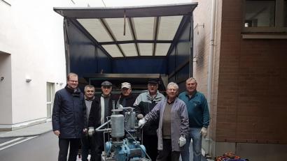Bild: exb
Nach dem Ausbau wurde die Sterilisationsanlage in den Lkw verladen.