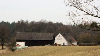Archivbild: cr
Am Bauernhof in der Sauernlohe bei Altenstadt/WN (Landkreis Neustadt/WN) galten die Regeln des Lichtmess-Tags für die Dienstboten bis in die Zeit vor dem 2. Weltkrieg.
