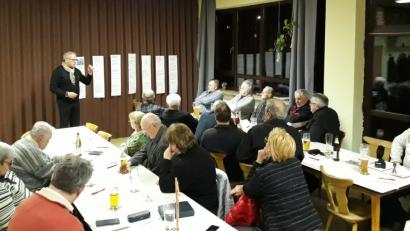 Bild: exb
Ronald Wesche erläutert den Armutsbericht 2018 des paritätischen Wohlfahrtsverbandes.