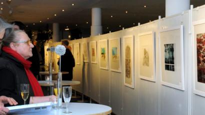 Bild: Stephan Huber
Noch bis Sonntag, 17. Februar, sind im ACC Werke der Künstler zu sehen, die sich mit seelischen Krisen konfrontiert sahen und sehen.
Ausstellungseröffnung Gratwanderung im ACC.