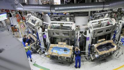 Bild: Hösamer
Die Automobilindustrie - im Bild BMW Wackersdorf - gehört mit den Zulieferern zu den wichtigsten Arbeitgebern der Region.