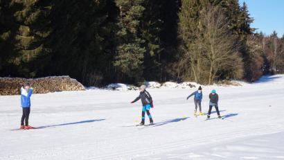 Bild: eib
Sicher unterwegs auf den Langlauf-Skiern: Einsteigern werden beim Wintersporttag und durch das WSV-Kursangebot beispielsweise Kenntnisse in der Skating-Disziplin vermittelt.
