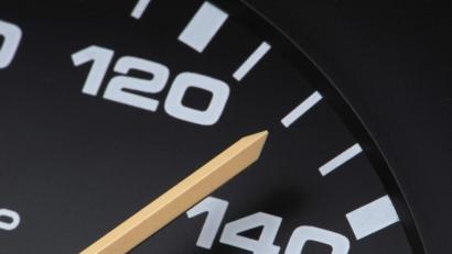 Bild: Armin Weigel/dpa
Kaum ein Thema wird in Deutschland so emotional diskutiert, wie ein Tempolimit.