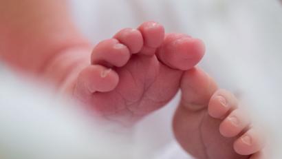 Bild: Arno Burgi/dpa
Ob diese kleinen Füße einem Max gehören, oder einer Anna? Max und Anna waren 2018 die beliebtesten Vornamen in Amberg.